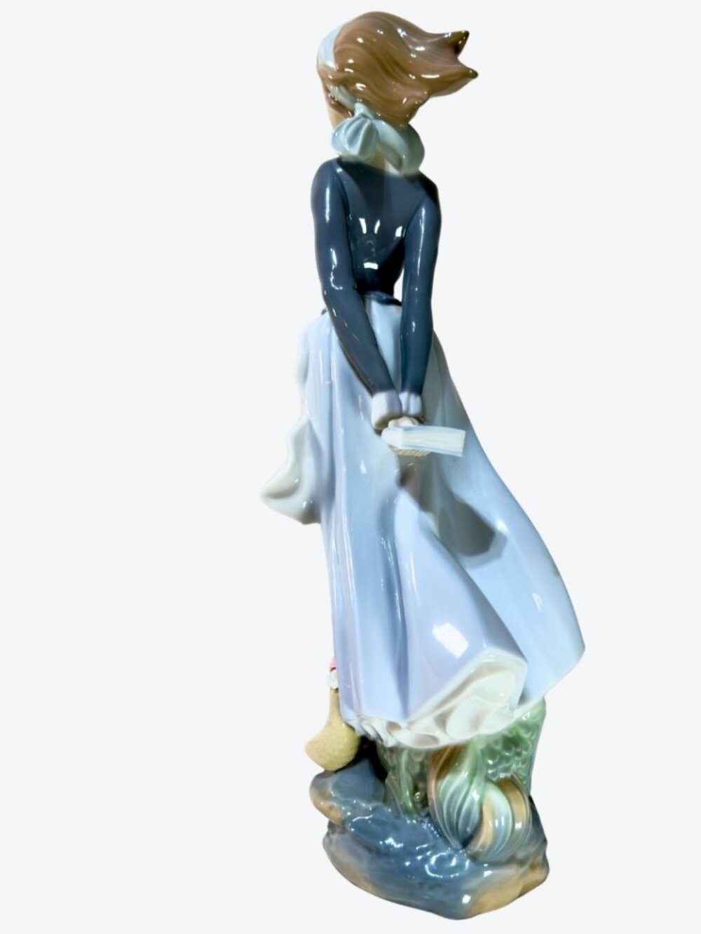 LLADRÓ Woman in the Wind Blue Dress Flower Basket Porcelain Figurine - Picture 5 of 15